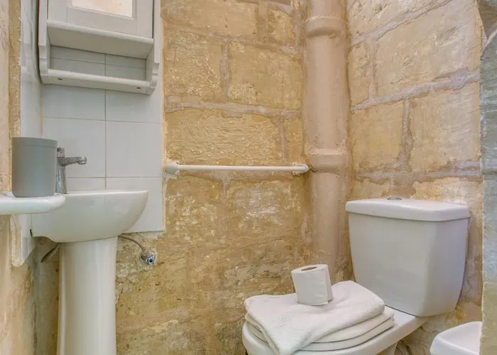 The Delimara Lighthouse - A Unique, Cultural By 360 Estates Apartament