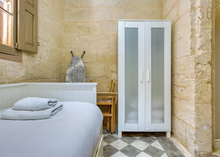 The Delimara Lighthouse - A Unique, Cultural By 360 Estates Apartament Marsaxlokk