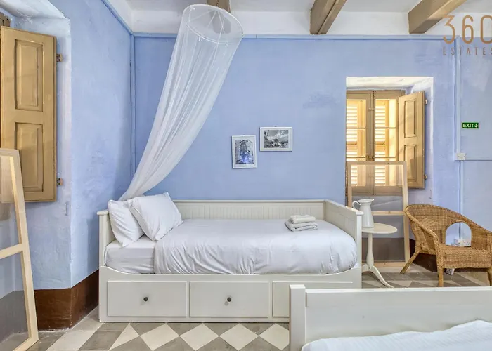 The Delimara Lighthouse - A Unique, Cultural By 360 Estates Apartament