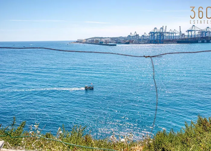 The Delimara Lighthouse - A Unique, Cultural By 360 Estates Apartament *
