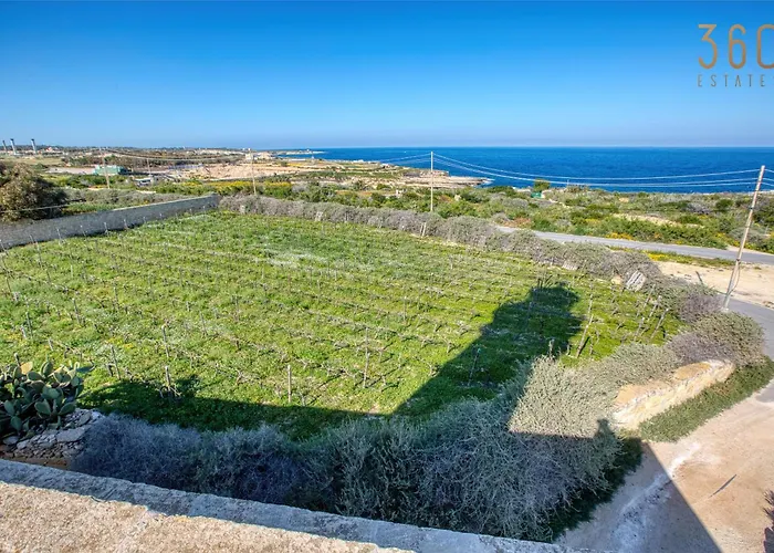 The Delimara Lighthouse - A Unique, Cultural By 360 Estates Apartament